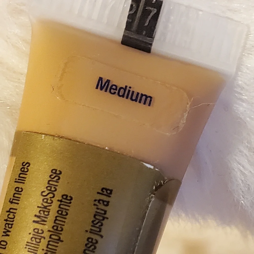SeneGence color concealer in Medium